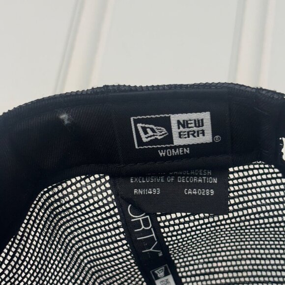 Women's New Era Black New Orleans Saints McGee Trucker 9FORTY Adjustable Hat - Picture 8 of 9